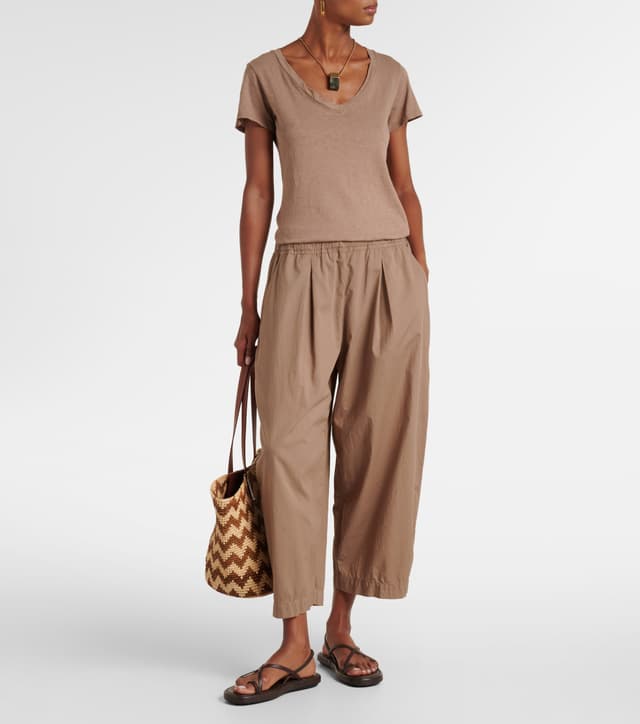 "Minimalist summer capsule wardrobe pieces I can mix and match"